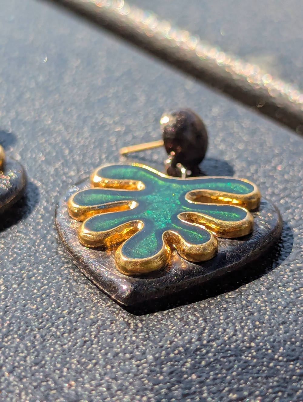 YVES SAINT LAURENT YSL 1988 Heart Gilt Black Green Enamel Leaf Drop Earrings LE - Picture 4 of 9